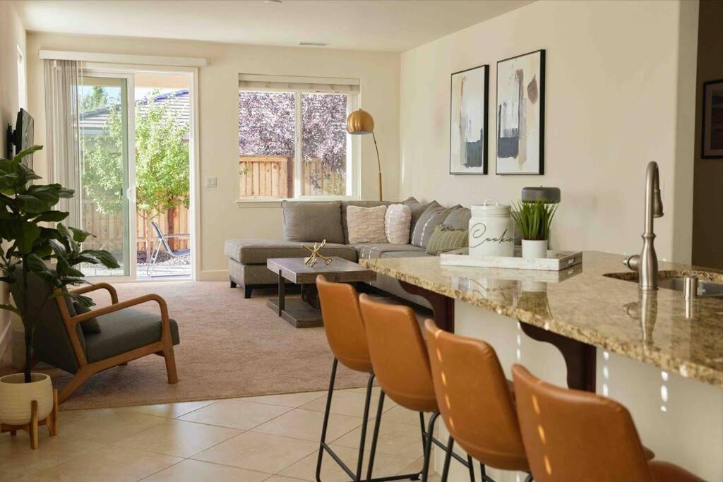 New Upscale House, Tahoe 30-Min W/ Cal King Reno Eksteriør bilde