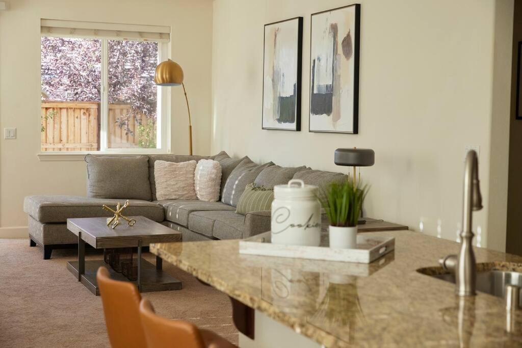 New Upscale House, Tahoe 30-Min W/ Cal King Reno Eksteriør bilde
