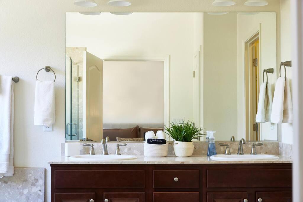 New Upscale House, Tahoe 30-Min W/ Cal King Reno Eksteriør bilde