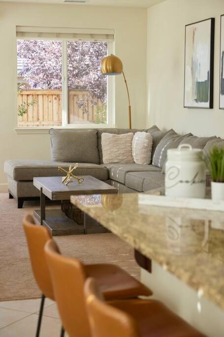 New Upscale House, Tahoe 30-Min W/ Cal King Reno Eksteriør bilde