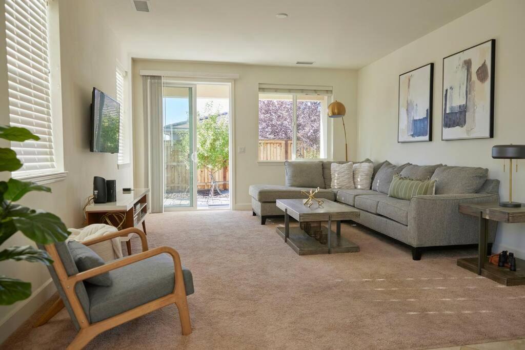 New Upscale House, Tahoe 30-Min W/ Cal King Reno Eksteriør bilde